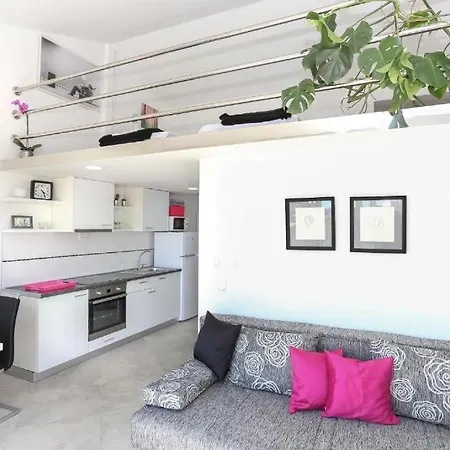 In Tribunj With Sea View, Balcony, Air Conditioning, Wifi 4953-4 アパート Tribalj