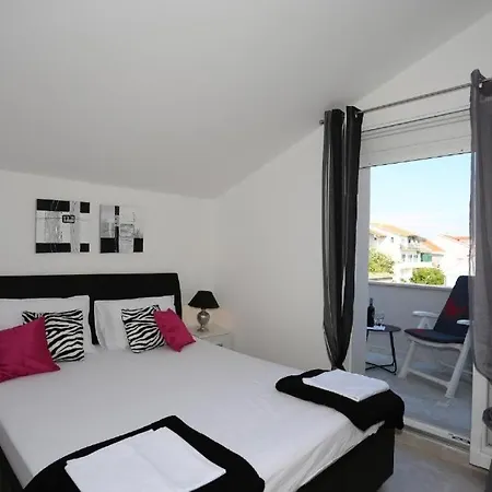 In Tribunj With Sea View, Balcony, Air Conditioning, Wifi 4953-4 Tribunj (Sibenik-Knin)