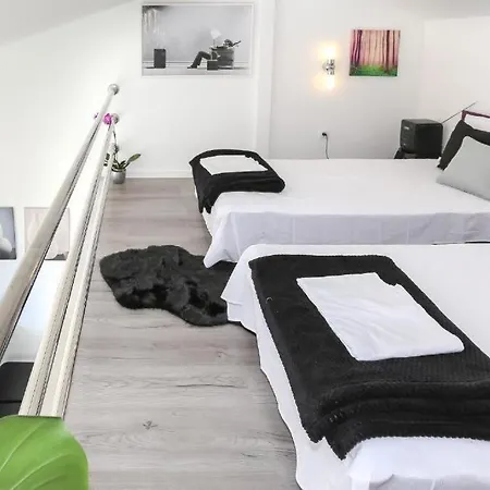 In Tribunj With Sea View, Balcony, Air Conditioning, Wifi 4953-4 アパート Tribalj