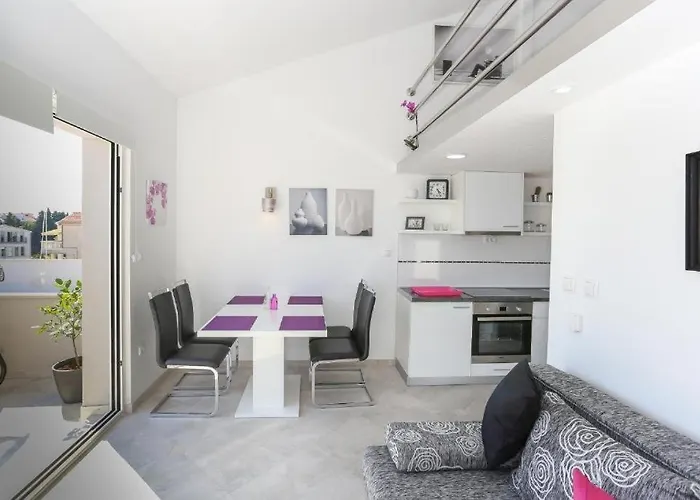 Apartament In Tribunj With Sea View, Balcony, Air Conditioning, Wifi 4953-4 Tribalj