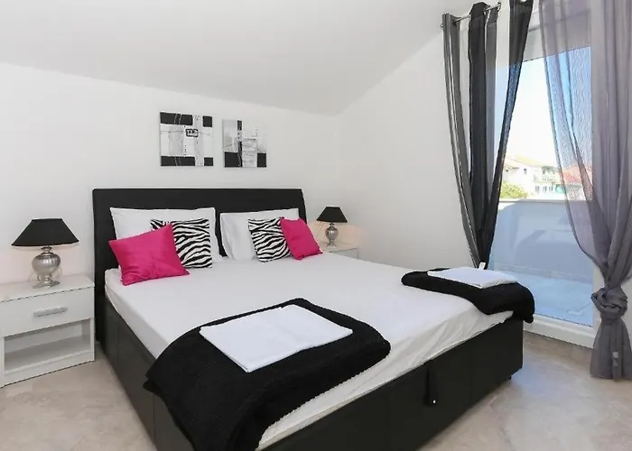 Apartament In Tribunj With Sea View, Balcony, Air Conditioning, Wifi 4953-4