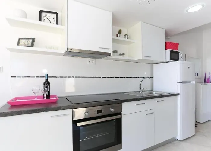 In Tribunj With Sea View, Balcony, Air Conditioning, Wifi 4953-4 Apartament